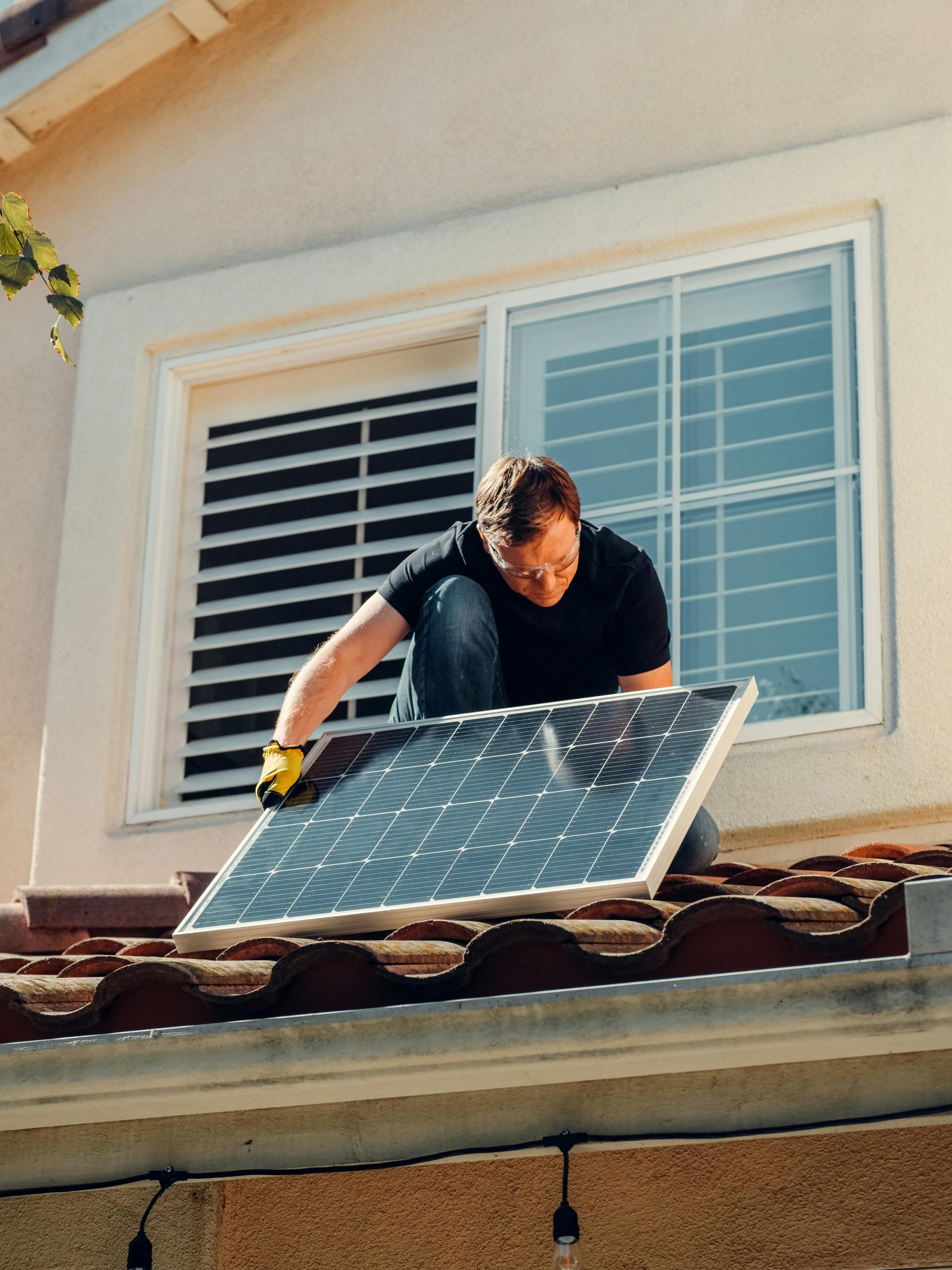 Instalación de placas solares fotovoltaicas en casa. Subvenciones fotovoltaica